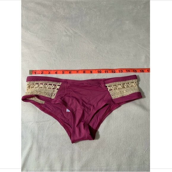 NEW L Space Wild Child Boho Crochet‎ Bottom in Boysenberry Pink [SZ Medium ] - Picture 6 of 11